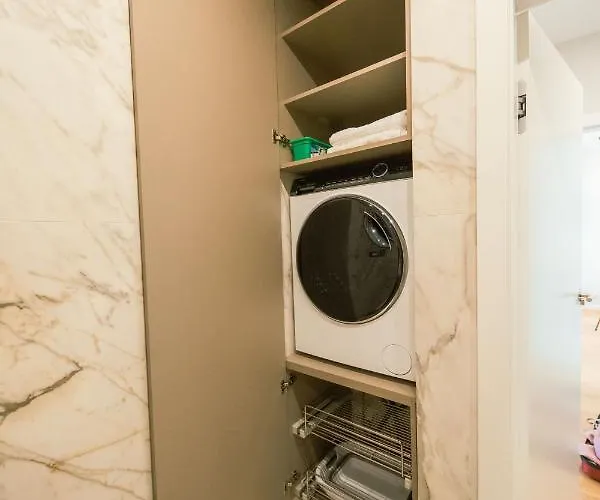 Urban Unit - Nearby Center Apartment
